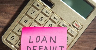 सबसे ज्‍यादा जोखिम पर्सनल लोन और क्रेडिट कार्ड पर होता है. 