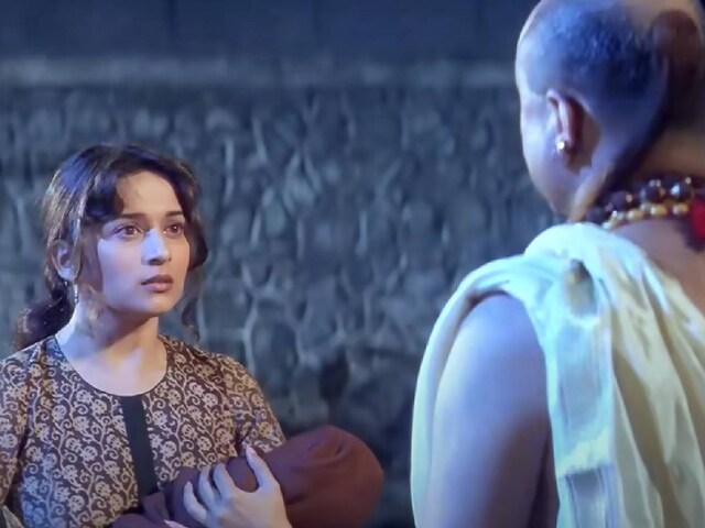 Father used to sing Ramayana, son became 'villain', had to do dirty scenes with Madhuri