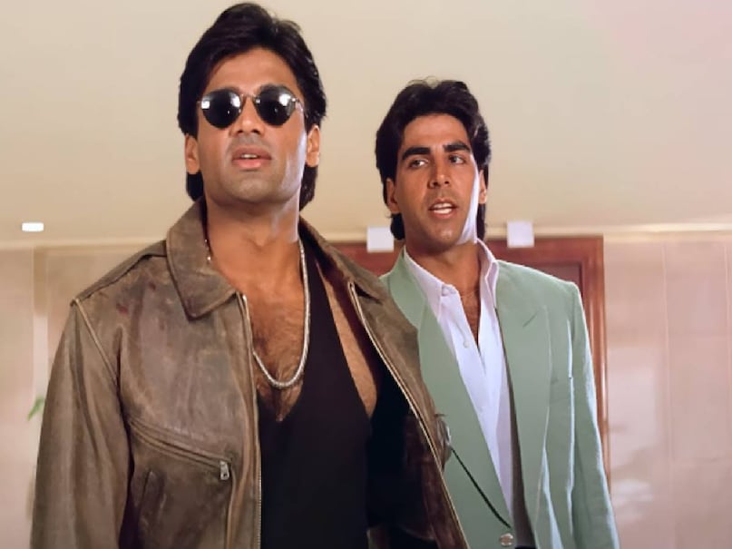 Mohra Movie Unknown Facts, Mohra Movie budget, Mohra Movie box office collection, Mohra Movie cast, Is Mohra hit or flop, How old was Akshay Kumar in Mohra movie, What was special about the Mohra film, Mohra movie director, Mohra Movie Divya Bharti, Mohra movie Raveena Tandon, Na Kajre Ki Dhar mohra moive, Tu Cheez Badi Hai Mast Mast movie song, mohra movie villain name list, Mohra Jibran villain, media tycoon Mr Jindal mohra movie, mohra movie suniel shetty ki, Mohra movie akshay kumar