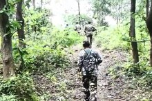 दंतेवाड़ा में नक्सलियों ने किया IED ब्लास्ट, CRPF के दो जवान घायल