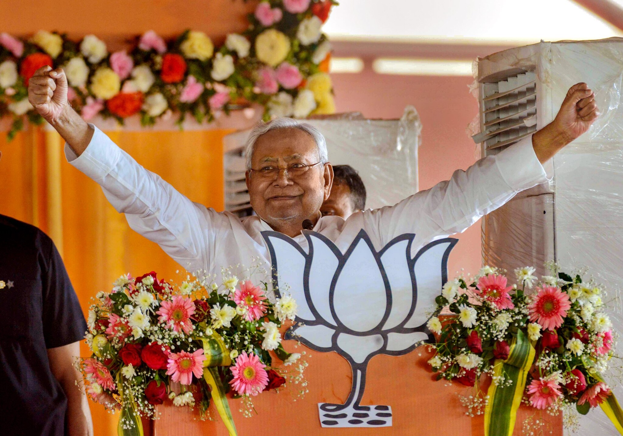 बिजली बिल में छूट, सैलरी-पेंशन बढ़ी..., अब GST; बिहार में तोहफे पे तोहफे