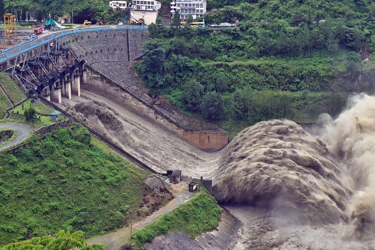 हिमाचल में भीषण बारिश ने तोड़ा रिकॉर्ड 77 साल पहले अगस्त में हुई थी ऐसी बरसात