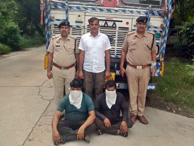 चंडीगढ़ से चला ट्रक...बिहार थी मंजिल, रास्ते में पुलिस ने पूछा तो बोले-साहब...
