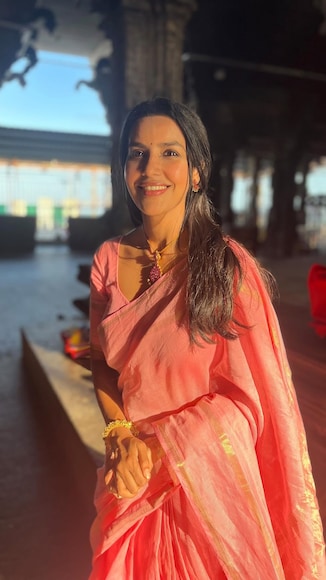 priya Anand priya Anand