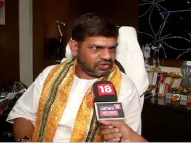 PM मोदी की मां को अपशब्द कहे जाने का मसला बंगाल पहुंच, भाजपा नेता गिरफ्तार PM मोदी की मां को अपशब्द कहे जाने का मसला बंगाल पहुंच, भाजपा नेता गिरफ्तार