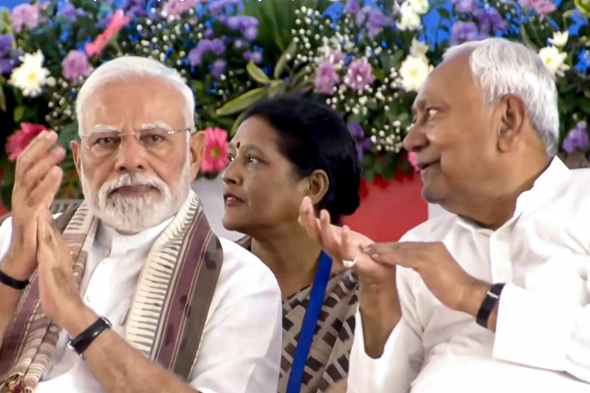 LIVE: NDA में सीट शेयरिंग से पहले हलचल! CM नीतीश से मिले संजय झा