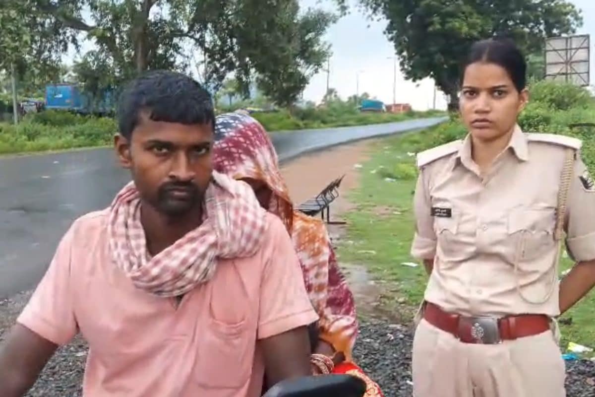 स्कूटी से घूमते थे पति-पत्नी, बार-बार क्रॉस करते थे बिहार-झारखंड बॉर्डर, पुलिस को हुआ शक, फिर...