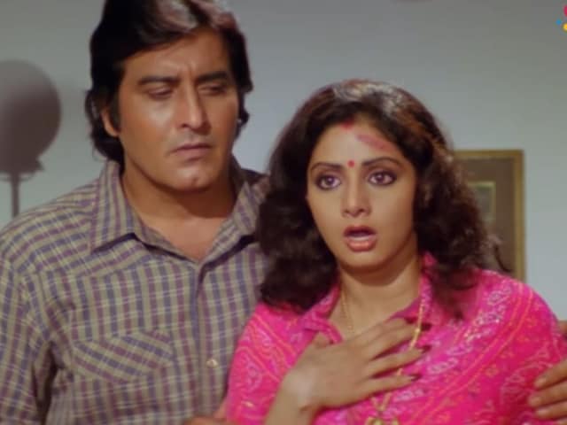 'शरीर पत्थर का हो तो…', विनोद खन्ना संग काम करते-करते एक्ट्रेस हुई थी बेहाल 'शरीर पत्थर का हो तो…', विनोद खन्ना संग काम करते-करते एक्ट्रेस हुई थी बेहाल