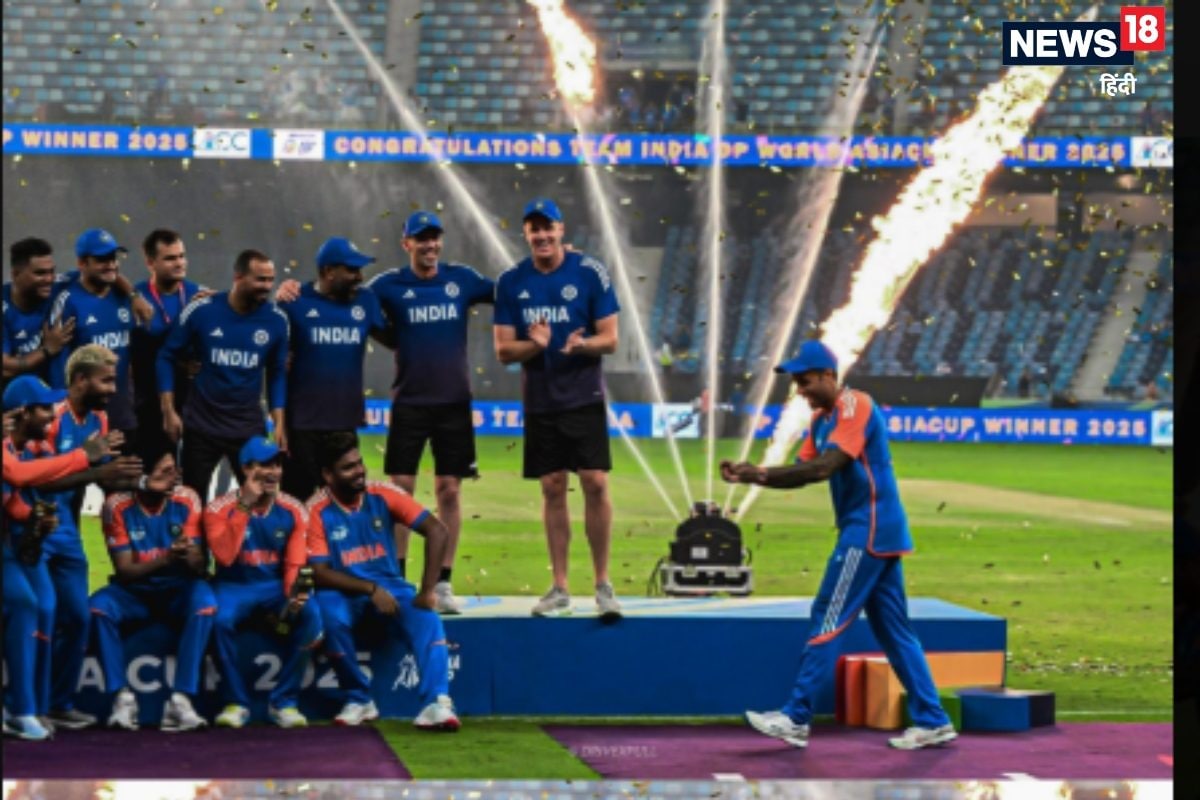 VIDEO: भारतीय टीम ने ट्रॉफी के बिना मनाया जश्न, सूर्या ने की रोहित की नकल