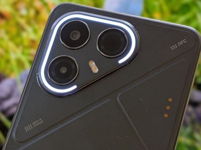 TECNO Pova 7 5G: এটি 14,999 টাকায় পাওয়া যাচ্ছে। এর 6000mAh ব্যাটারি সারাদিন ব্যবহারের পরেও স্থায়ী হয় এবং ক্যামেরাটি এর 64MP + 2MP রিয়ার সেটআপের সাথে বিস্তারিত ছবি সরবরাহ করে। সামনের ক্যামেরাটি 16MP, যা সেলফি প্রেমীরা পছন্দ করবে। MediaTek Dimensity 7020 প্রসেসর, 8GB RAM এবং 128GB স্টোরেজ সহ এই ফোনটি গেমিং এবং ক্যামেরা উভয় ক্ষেত্রেই ভারসাম্যপূর্ণ। 6.78 ইঞ্চি AMOLED ডিসপ্লে উজ্জ্বল রং দেখায়। আপনি শক্তিশালী কর্মক্ষমতা এবং ভাল ব্যাটারি চান, এটি নিখুঁত.