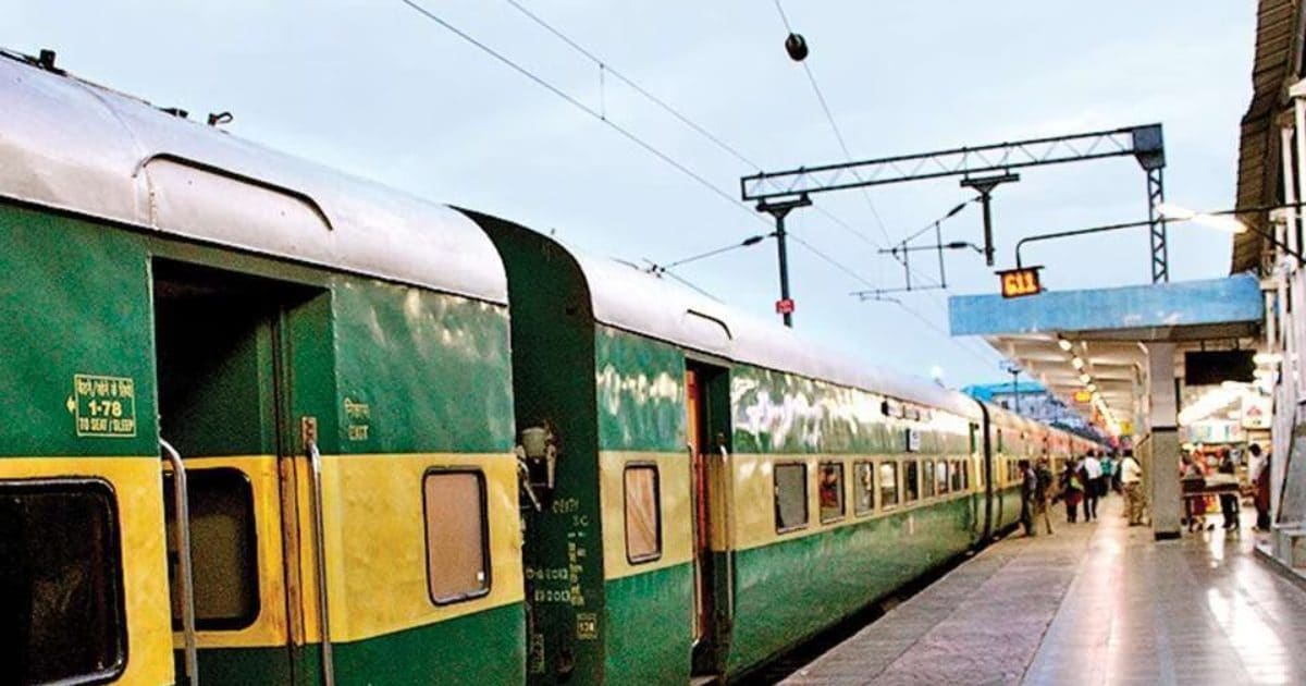 Tach – IRCTC online ticket booking rule change from October 1 Aadhaar authentication will be mandatory to book tickets in first 15 minutes – IRCTC ऑनलाइन टिकट बुकिंग नियम में बदलाव, पहले 15 मिनट में टिकट बुक करने के लिए 1 अक्टूबर से करना होगा ये काम