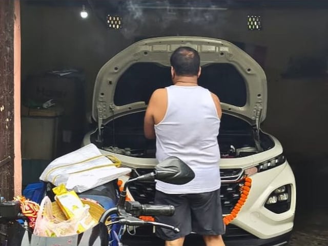 'Mileage is more diha, Mobil cum khaiha ...' Car owner's complaint on Vishwakarma Puja