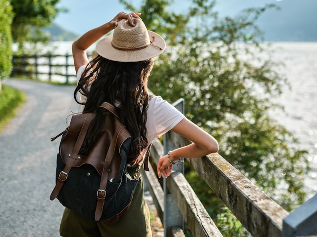 The girl who went abroad on a solo trip, the hotel owner's son reached the pick, then ...