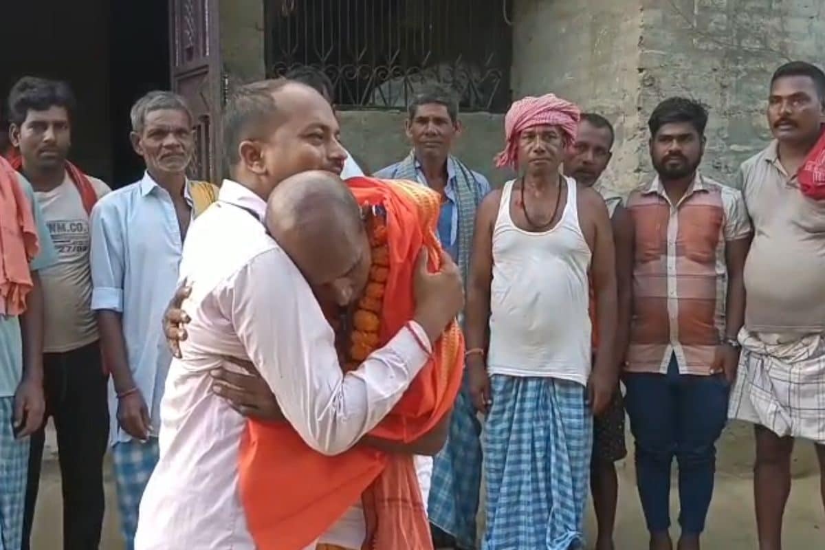 16 साल बाद जिंदा लौटा शख्स, श्राद्ध कर्म तक कर चुके थे घरवाले