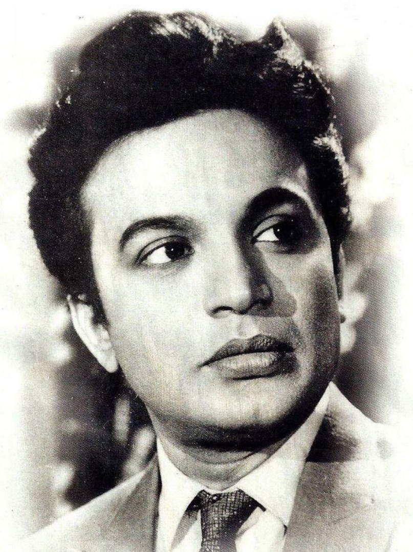 happy birthday Uttam Kumar, Uttam Kumar Birth anniversary, who is first Mahanayak, Mahanayak before amitabh bachchan, who is Uttam Kumar, Uttam Kumar bangali Films, Uttam Kumar Hindi Films, Uttam Kumar filmy career, उत्तम कुमार, उत्तम कुमार की बर्थ एनिवर्सरी, उत्तम कुमार की फिल्में, उत्तम कुमार कैसे बने महानायक, अमिताभ बच्चन से पहले ये स्टार बना था महानायक