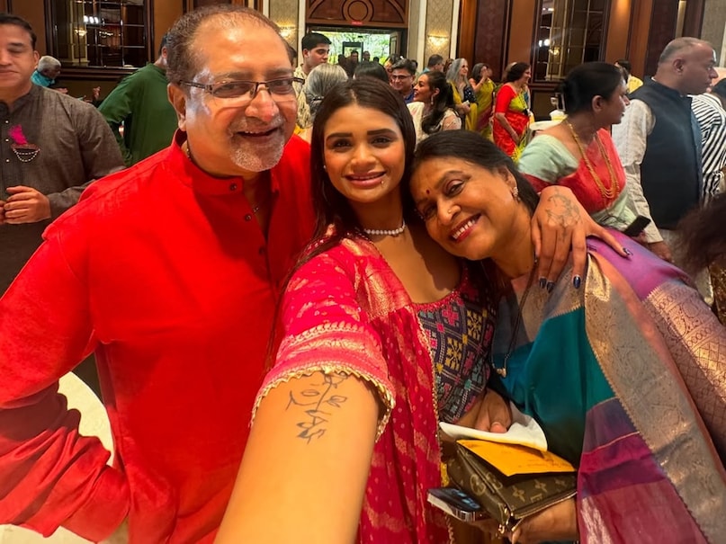 shreyas iyer family