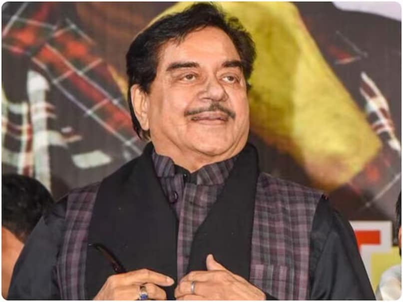 Shatrughan Sinha confessed to "Two Committed Relationships Simultaneously"