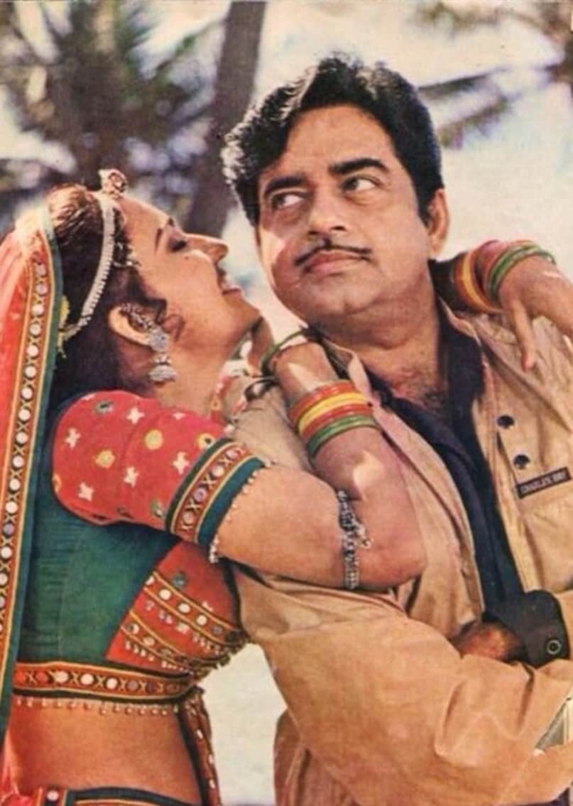 Shatrughan Sinha confessed to "Two Committed Relationships Simultaneously"