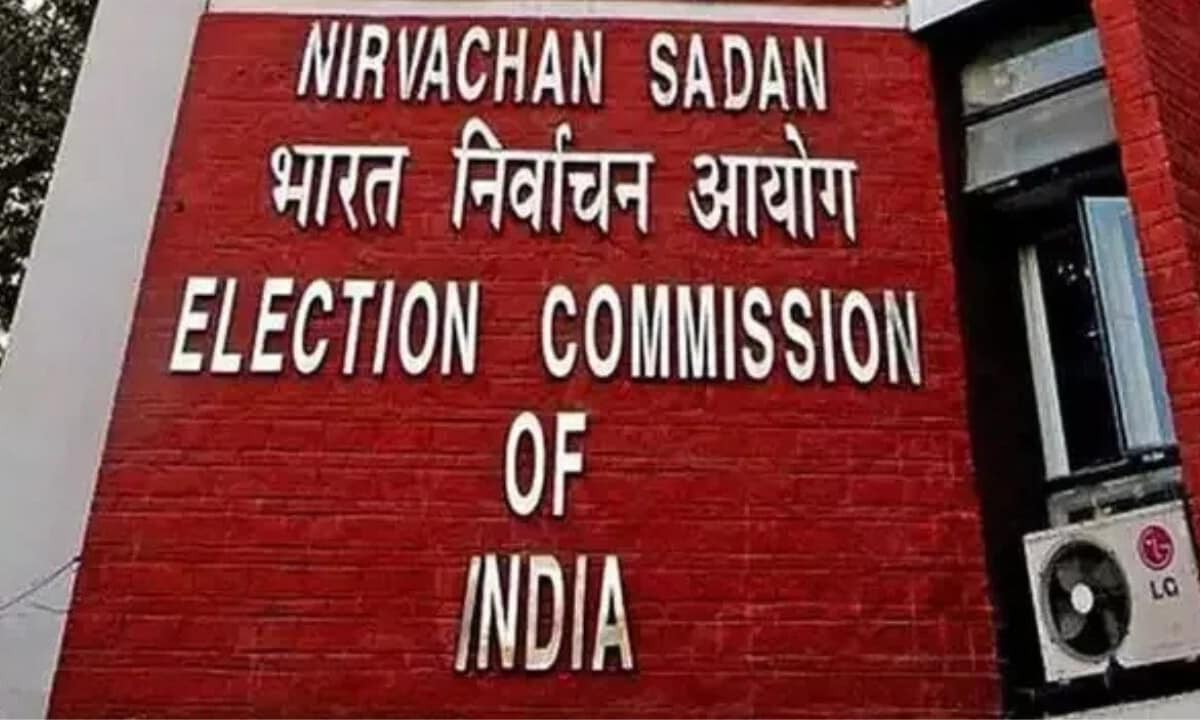 बिहार चुनाव: पटना में आयोग की बैठक पारदर्शिता और निगरानी पर ज़ोर 