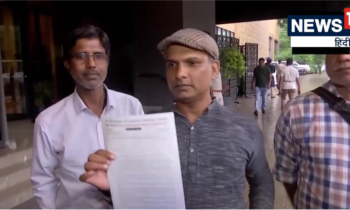 बिहार चुनाव आयोग से मिले CPIML नेता, मतदाता सूची में गड़बड़ी पर मांगा जवाब