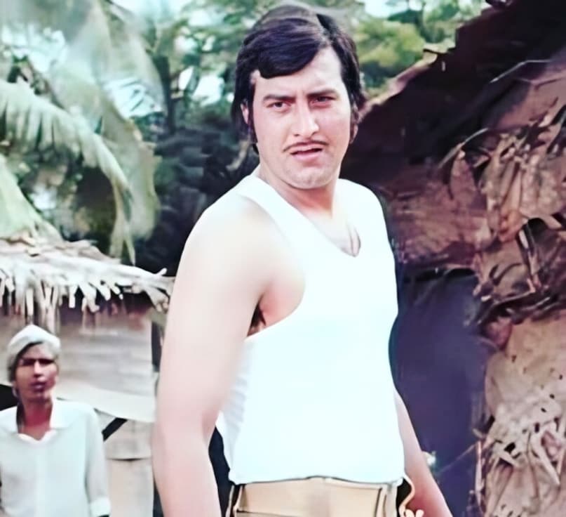 Vinod Khanna, Bollywood actor, Vinod Khanna spiritual journey, Osho ashram, Vinod Khanna movies, Vinod Khanna political career, Hindi cinema, Vinod Khanna legacy, Vinod Khanna, Amitabh Bachchan, Vinod Khanna was jealous of Amitabh