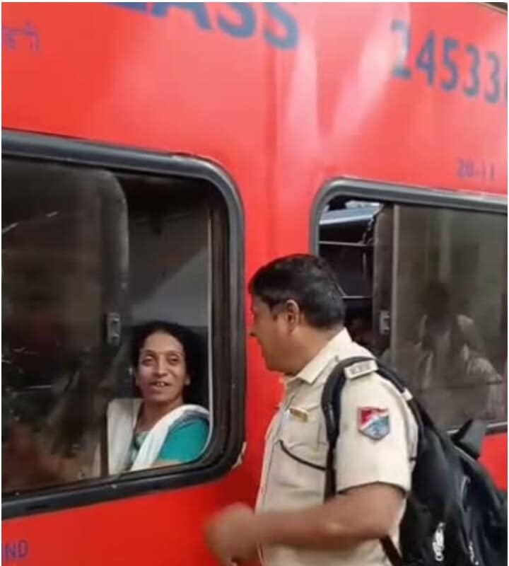 महिला यात्री को ऑफिसर ने क्या कहा जानकर आप भी हो जाएंगे सावधान!