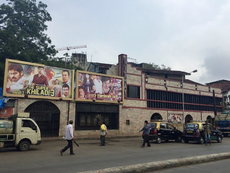 Located between Girgaon and Grant Road, this theater wasn't just a cinema, it was an event. From Girgaon to Colaba, fans lined up around the block to see their favorite actors on the screens. Located between Girgaon and Grant Road, this theater wasn't just a cinema, it was an event. From Girgaon to Colaba, fans lined up around the block to see their favorite actors on the screens.