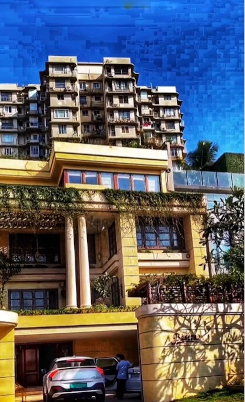 The most striking feature of Rekha's mansion is its umbrella-shaped structure, reminiscent of the architectural motifs seen in her iconic film, Umrao Jaan, which gives it a historic vibe.
