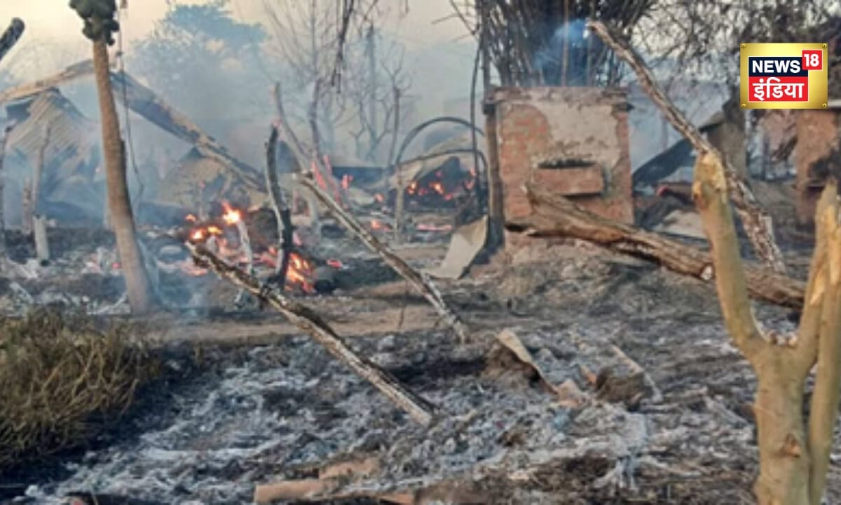 सिलेंडर ब्लास्ट ने मचाया हड़कंप, ऐसा धमाका जैसे बम गिरा हो....देखिए बेतिया ब्लास्ट का खौफनाक वीडियो