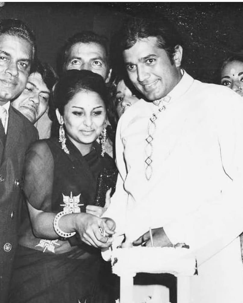 According to the claims of media reports, Anju was progressing in her career, which Rajesh Khanna's male ego could not tolerate at all. He wanted to establish his authority over them. They wanted to stop her from working and it was not acceptable for Anju Mahendru to be under anyone's control. According to the claims of media reports, Anju was progressing in her career, which Rajesh Khanna's male ego could not tolerate at all. He wanted to establish his authority over them. They wanted to stop her from working and it was not acceptable for Anju Mahendru to be under anyone's control.