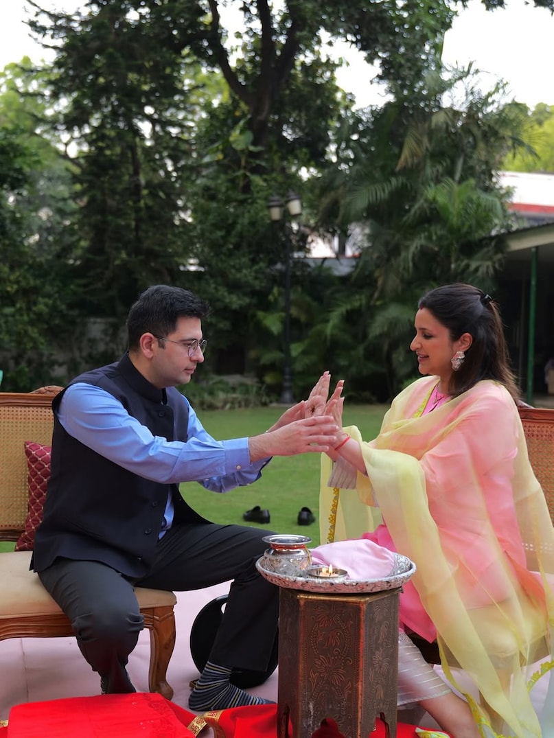 The couple shared on Rajat Sharma's Aap Ki Adalat that after returning to India, their friendship grew. They often had to leave their security team behind and meet in secret, choosing quiet spots like gurudwaras.