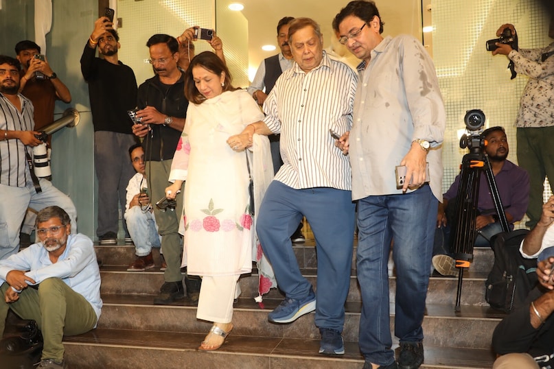Satish Shah Prayer Meet: Rakesh Roshan, Shatrughan Sinha Among Celebs Who Attended Satish Shah Prayer Meet: Rakesh Roshan, Shatrughan Sinha Among Celebs Who Attended