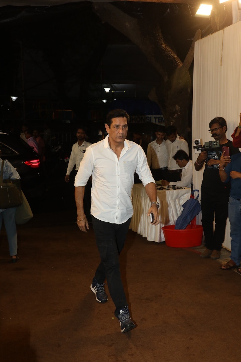 Satish Shah Prayer Meet: Rakesh Roshan, Shatrughan Sinha Among Celebs Who Attended Satish Shah Prayer Meet: Rakesh Roshan, Shatrughan Sinha Among Celebs Who Attended
