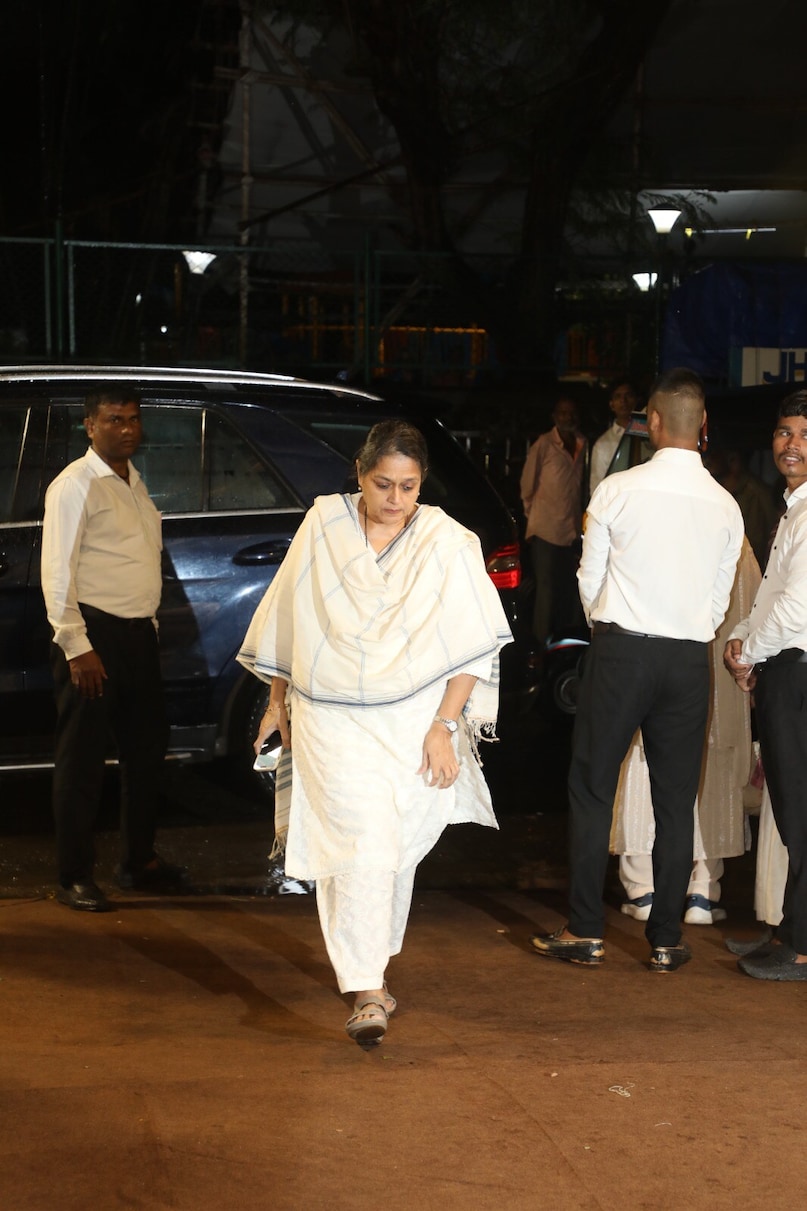 Satish Shah Prayer Meet: Rakesh Roshan, Shatrughan Sinha Among Celebs Who Attended Satish Shah Prayer Meet: Rakesh Roshan, Shatrughan Sinha Among Celebs Who Attended