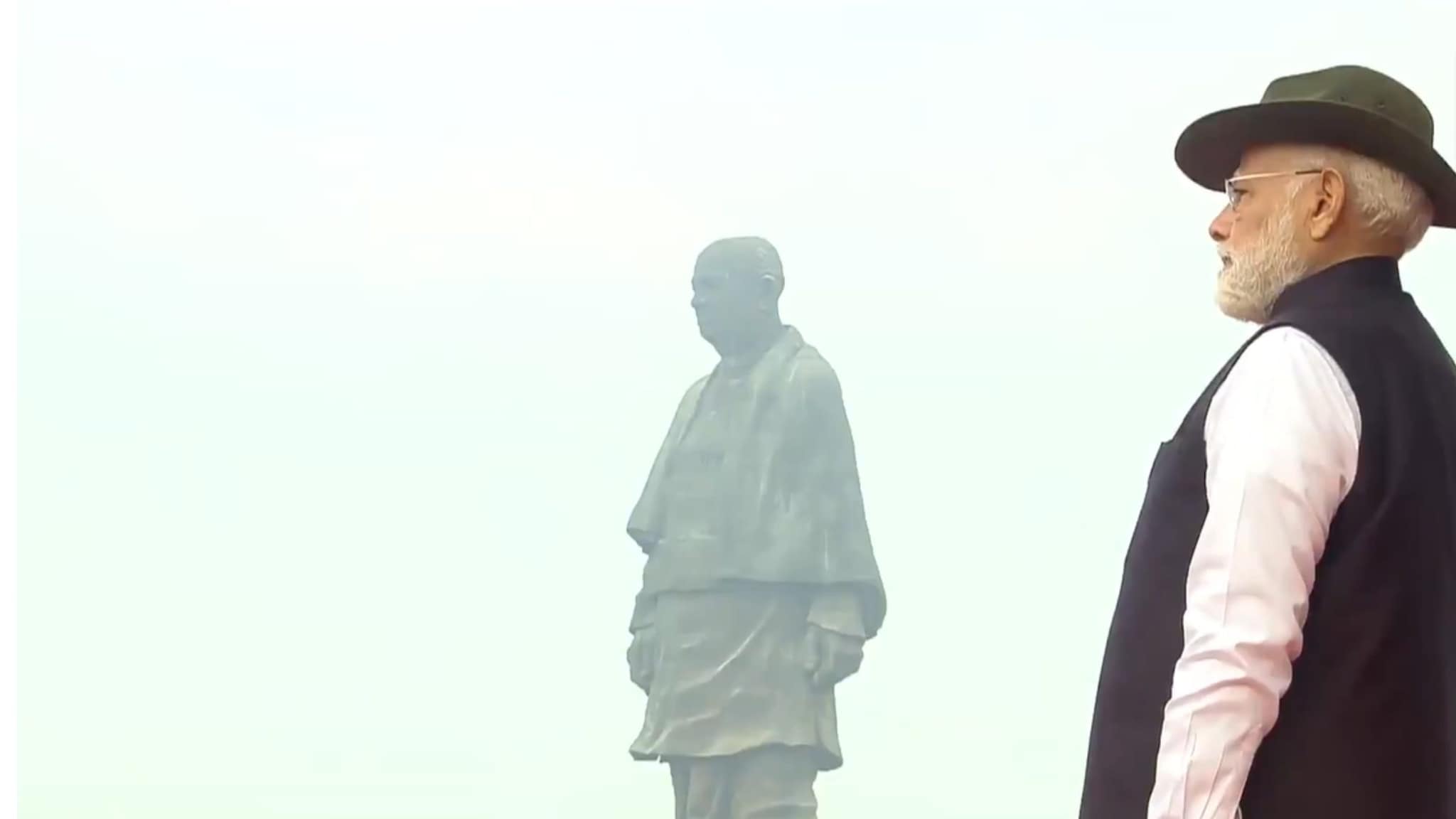 Ekta Diwas Parade Video: राष्ट्र की एकता अखण्डता और सुरक्षा पीएम मोदी के साथ युवाओं ने लिया शपथ