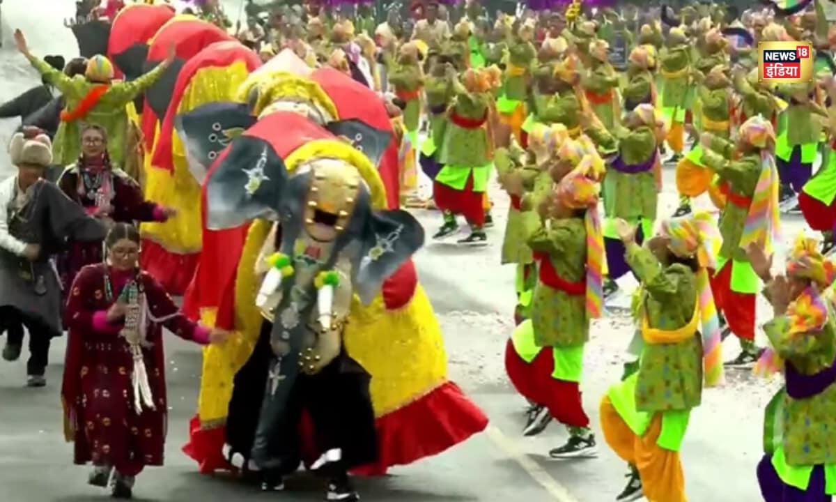  केवड़िया की एकता परेड में दिखा विविध रंगों  में भारत की संस्कृति और देशभक्तिदेखिए अद्भुत दृश्य