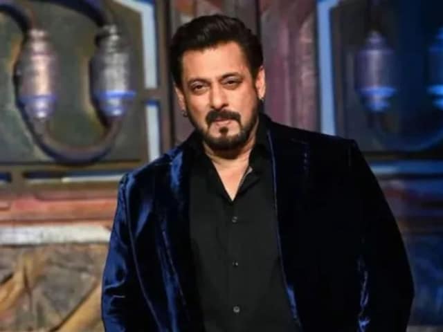Prior to Salman, 5 stars have been hosted by 'Bigg Boss', Big B's name also included