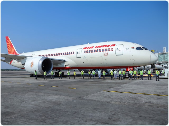 बिना लाइसेंस उड़ा रहे थे फ्लाइट! AI के 2 पायलट ग्राउंडेड, DGCA पकड़ी लापरवाही बिना लाइसेंस उड़ा रहे थे फ्लाइट! AI के 2 पायलट ग्राउंडेड, DGCA पकड़ी लापरवाही