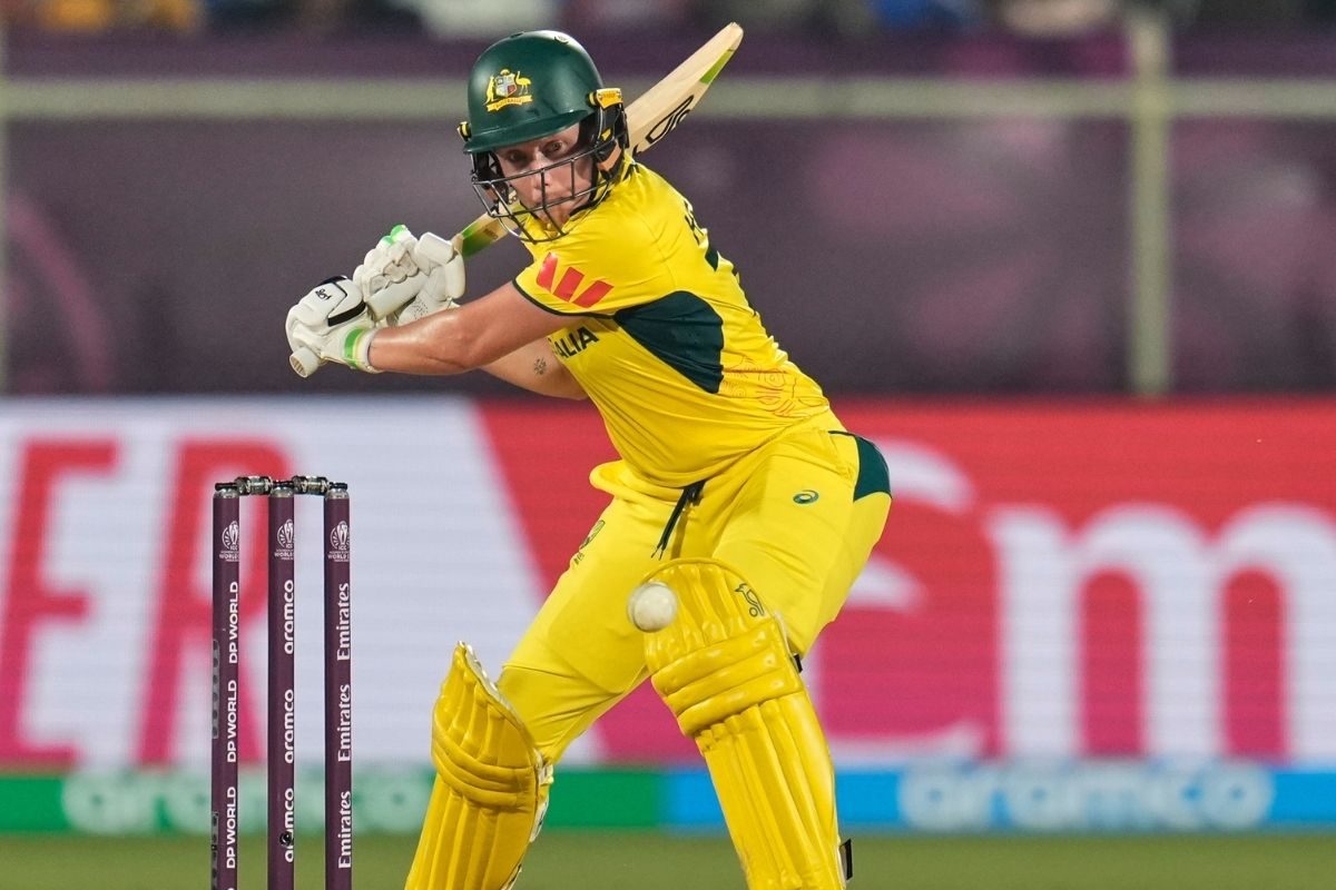 कप्तान हो तो ऐसा... वर्ल्ड रिकॉर्ड बनाकर टीम को सेमीफाइनल में पहुंचाया