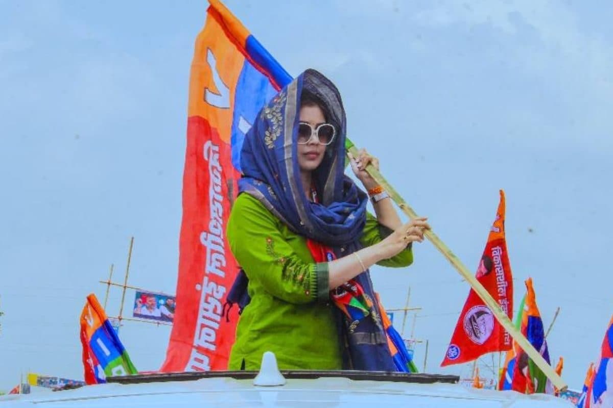 कौन है यह कैंडिडेट, जो गॉगल्स लगाकर बिहार चुनाव में लगा रही ग्लैमर का तड़का?