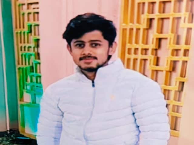 AI की मदद से बहनों संग बनाई अश्लील VIDEO, 19 साल के भाई ने दी जान AI की मदद से बहनों संग बनाई अश्लील VIDEO, 19 साल के भाई ने दी जान