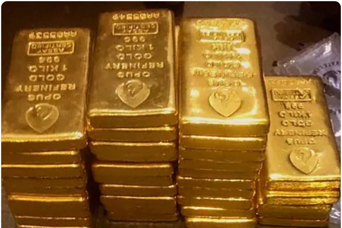 म्यांमार की महिला ने अंडरगार्मेंट में छिपा रखे थे सोने की छड़ें