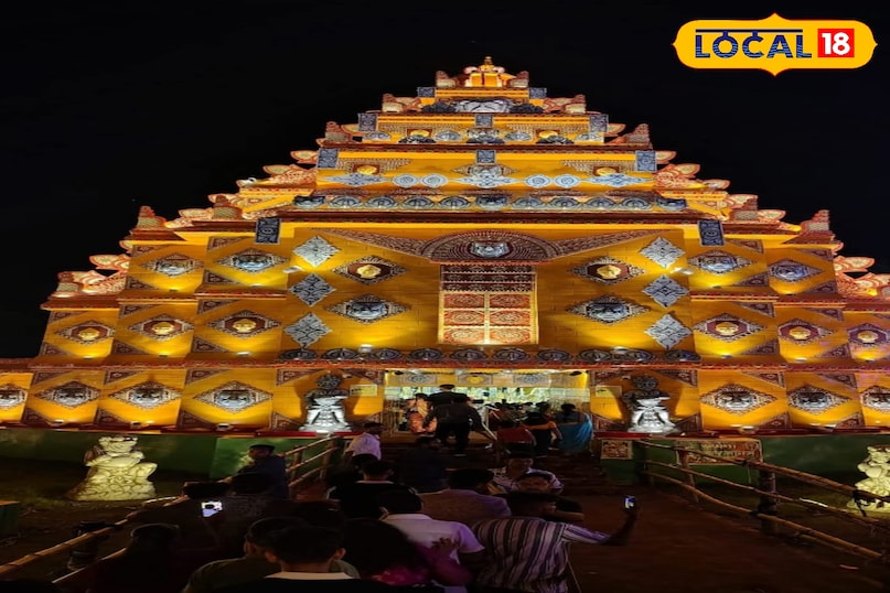 बेलाटांड़ दुर्गा पूजा समिति के द्वारा साउथ के मंदिर के प्रारूप में पूजा पंडाल तैयार कराया गया है। यहां नवमी की शाम आरती के बाद महाभंडारा और दशमी की शाम आरती के बाद भोजपुरी कलाकार खुशबू उत्तम के द्वारा भक्ति जागरण कार्यक्रम का आयोजन किया गया है। समिति इस बार पूजा का 76 वां वर्ष मना रही है।