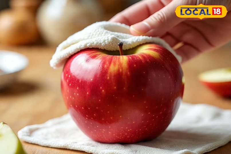 सेब में वैक्सिंग कैसे की जाती है, वैक्सिंग वाले सेब की पहचान कैसे करें, सेब खरीदते वक्त किन बातों का ध्यान रखें, वैक्सिंग वाला सेब सेहत के लिए नुकसानदायक हो सकता है, लोकल 18, How is waxing done in apples, how to identify waxed apples, what things should be kept in mind while buying apples, waxed apples can be harmful for health, Local 18 सेब में वैक्सिंग कैसे की जाती है, वैक्सिंग वाले सेब की पहचान कैसे करें, सेब खरीदते वक्त किन बातों का ध्यान रखें, वैक्सिंग वाला सेब सेहत के लिए नुकसानदायक हो सकता है, लोकल 18, How is waxing done in apples, how to identify waxed apples, what things should be kept in mind while buying apples, waxed apples can be harmful for health, Local 18