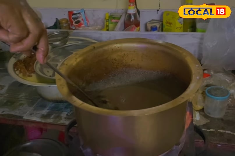 बोकारो की सबसे खराब चाय’ के दीवाने लोग, देसी लुक और टेस्टी फ्लेवर से होती है थकान दूर बोकारो की सबसे खराब चाय’ के दीवाने लोग, देसी लुक और टेस्टी फ्लेवर से होती है थकान दूर