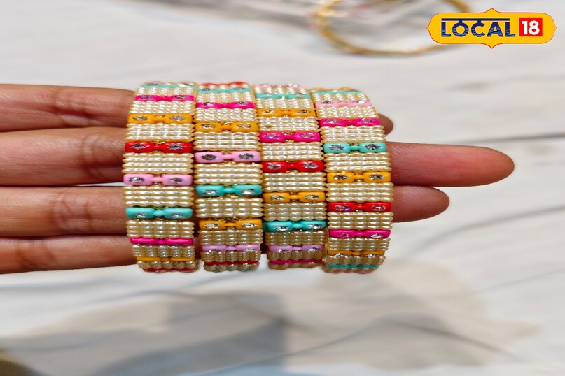 मल्टी कलर के कंगन 