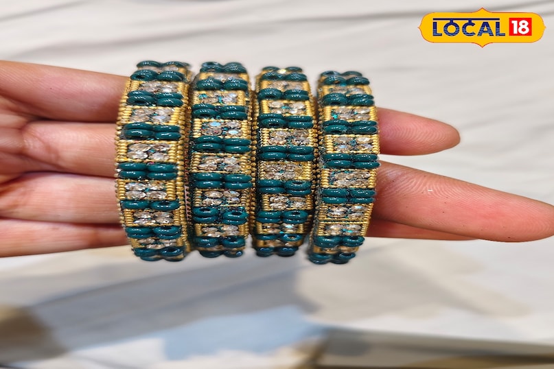 नग वाले ग्रीन कंगन 