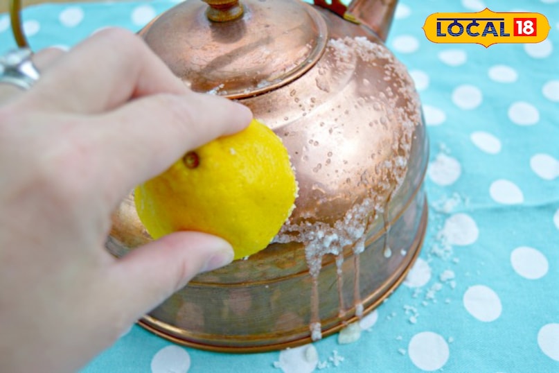 दिवाली की सफाई स्पेशल: इन 5 देसी ट्रिक्स से पुराने बर्तन चमकेंगे नए जैसे, घर आए मेहमान भी देंगे तारीफ! 