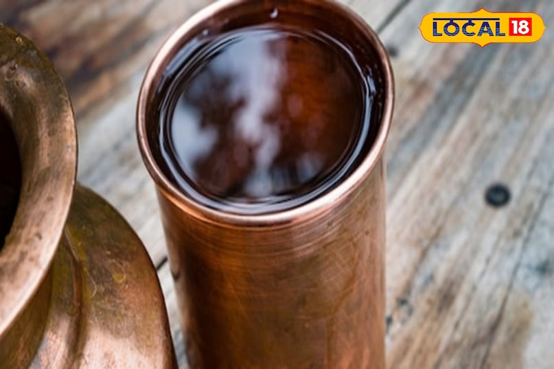 थाली में रखें एक गिलास पानी