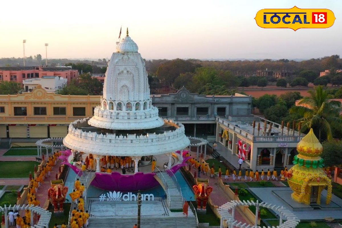 हैदराबाद का कमल धाम मंदिर तालाब पर बना कमल और भक्ति का अद्भुत संगम